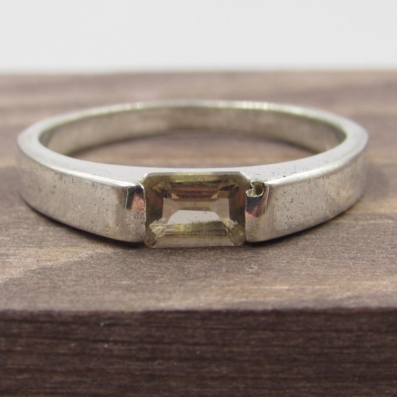 Jewelry - Size 8.25 Sterling Rustic Smokey Quartz Band Ring